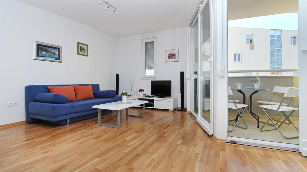 Antonijas Sunny Apartment Makarska Exterior foto