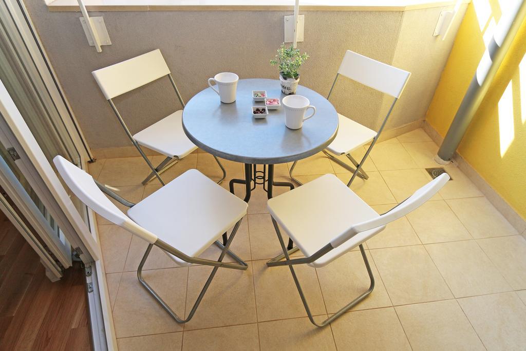 Antonijas Sunny Apartment Makarska Exterior foto