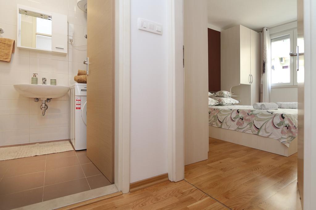 Antonijas Sunny Apartment Makarska Exterior foto